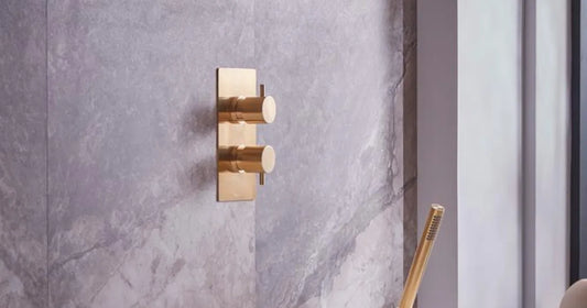 Quantum Dual Function Shower  System With Overflow Bath Filler  and Deck Mounted Handset